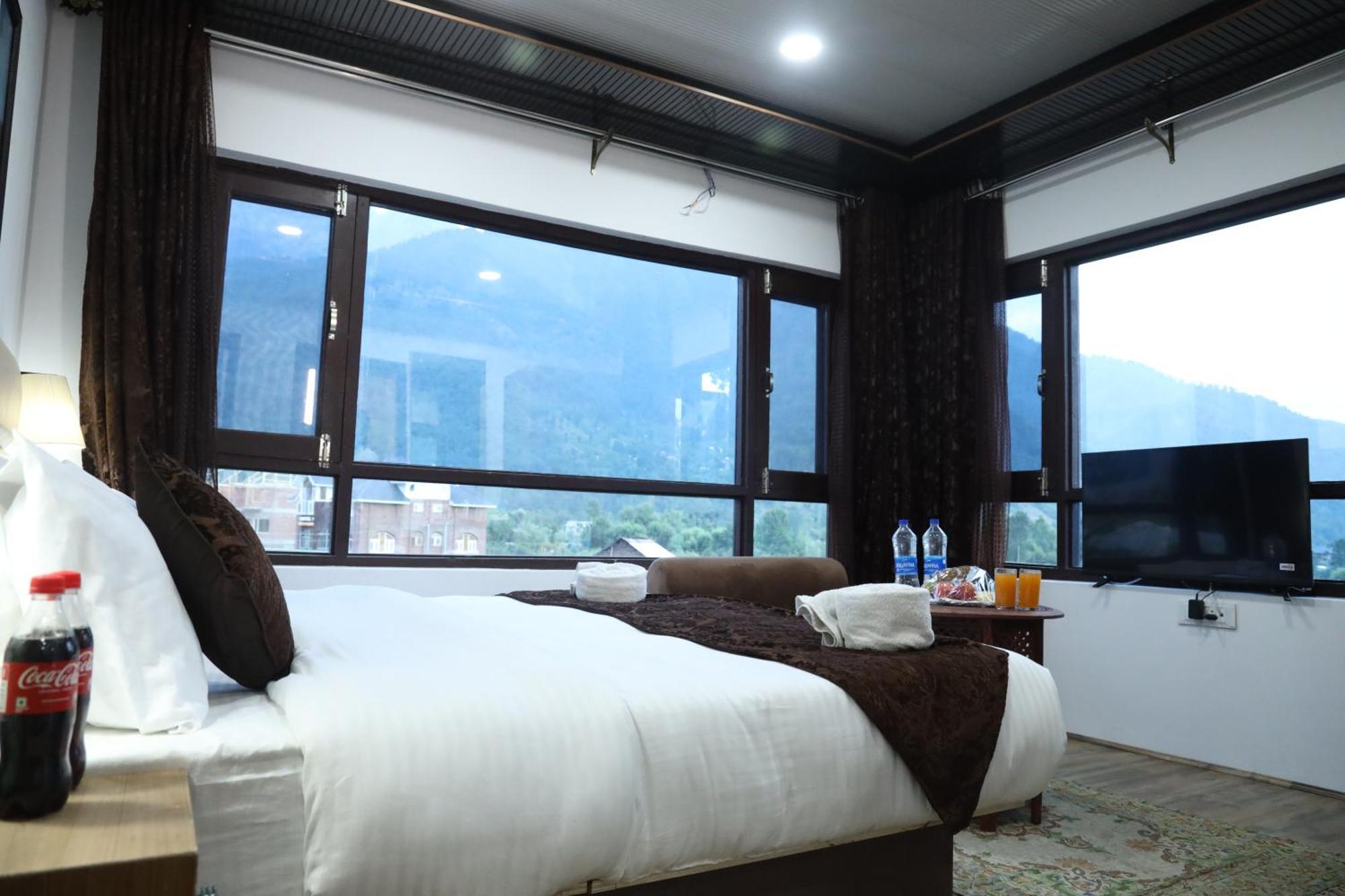 Mountain Orchard Retreat Pahalgam Hotel Buitenkant foto